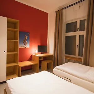 Schillinger-berlin Am Tempelhofer Feld Berlin